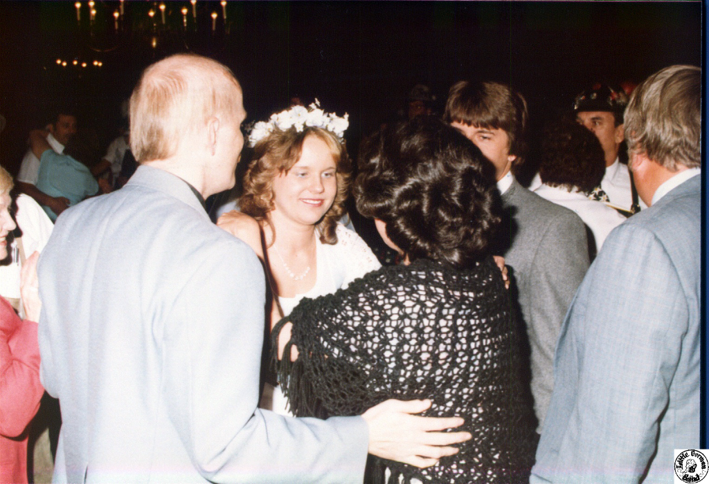 1982 05 01 02 Steve & Heidi's wedding.jpg